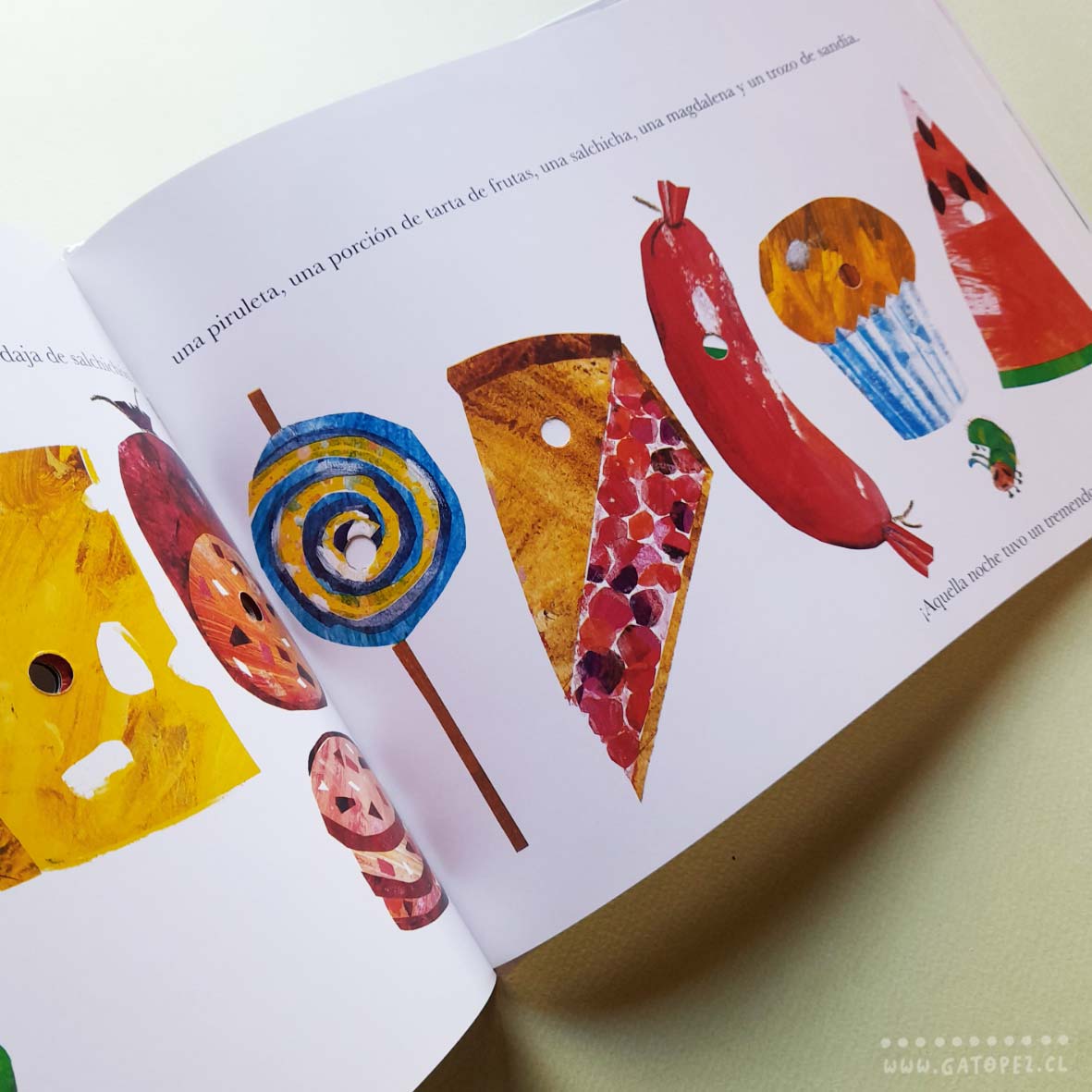 La pequeña oruga glotona (Edición Especial Lenticular) - Eric Carle - Kókinos - Libro Nuevo (Tapa Dura)