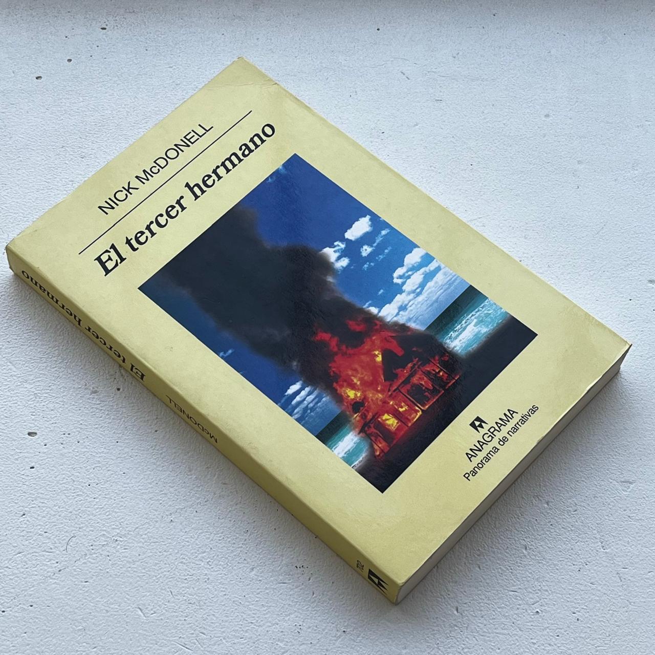 El tercer hermano – Nick McDonell - Anagrama - Primera Edición - Libro Usado