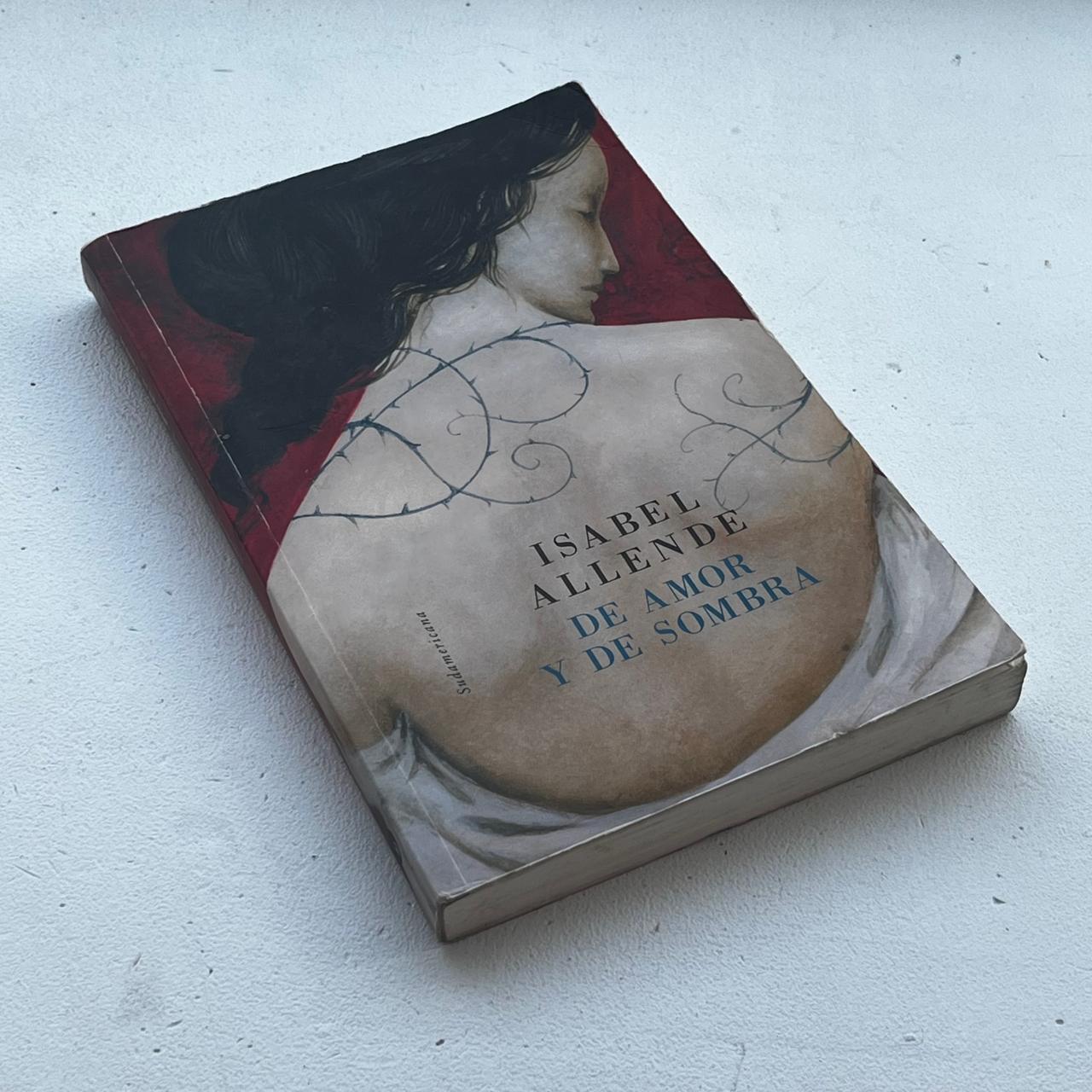 De amor y de sombra - Isabel Allende - Sudamericana - Libro Usado