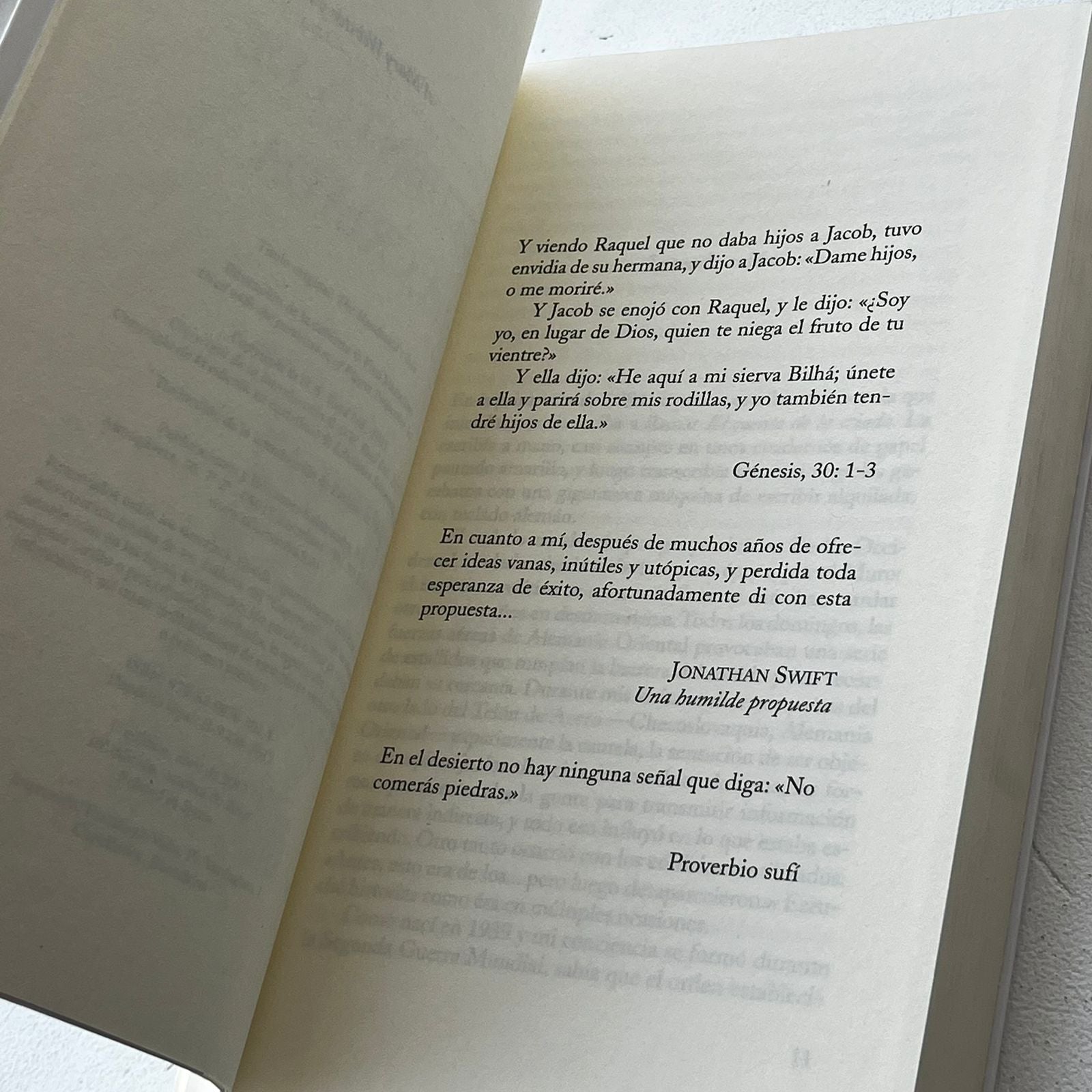 El cuento de la criada - Margaret Atwood - Salamandra - Libro Usado