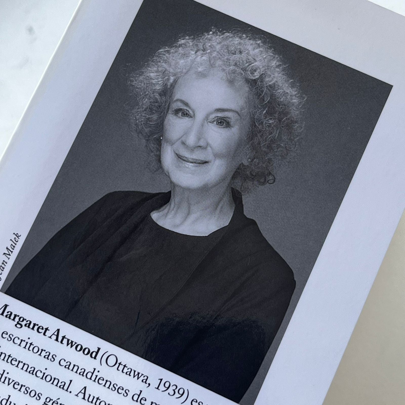 Los testamentos - Margaret Atwood - Salamandra - Libro Usado