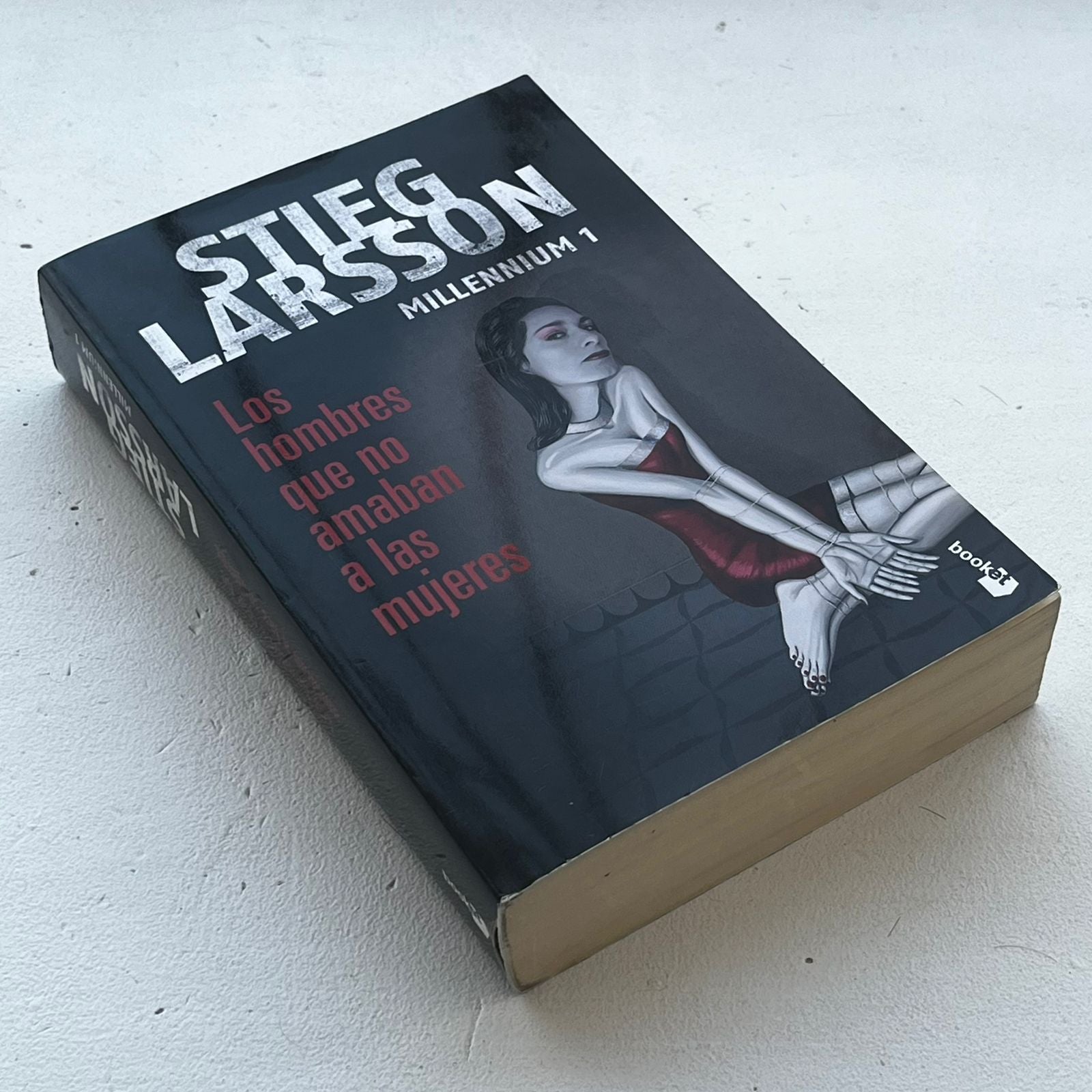Los hombres que no amaban a las mujeres (Millenium I) - Stieg Larsson - Booket - Libro Usado