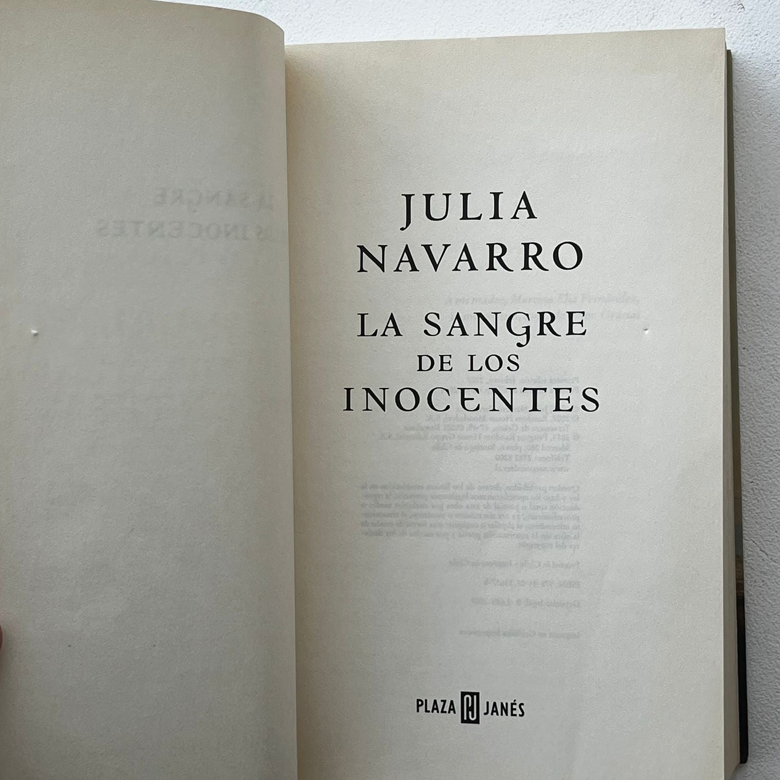 La Sangre de los Inocentes - Julia Navarro - Plaza Janes - Libro Usado